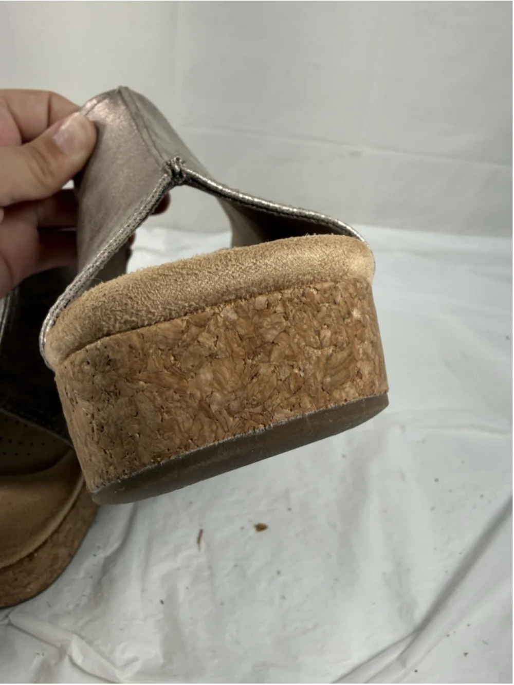 Clarks Collection Nerisa Vine Wedge Sandals Taupe Metallic Size 8 nubuck leather